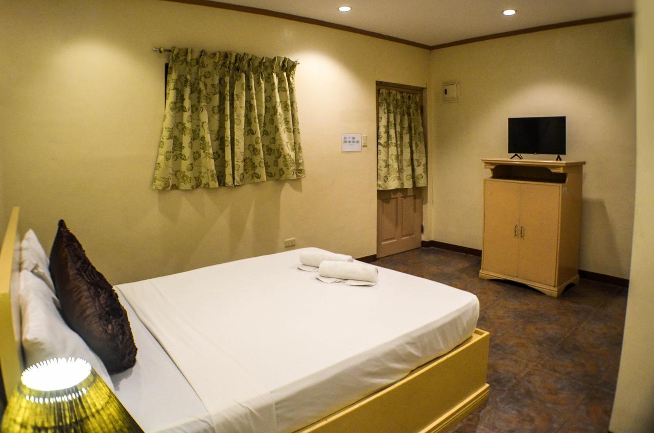 Subic Waterfront Resort And Hotel Exterior foto