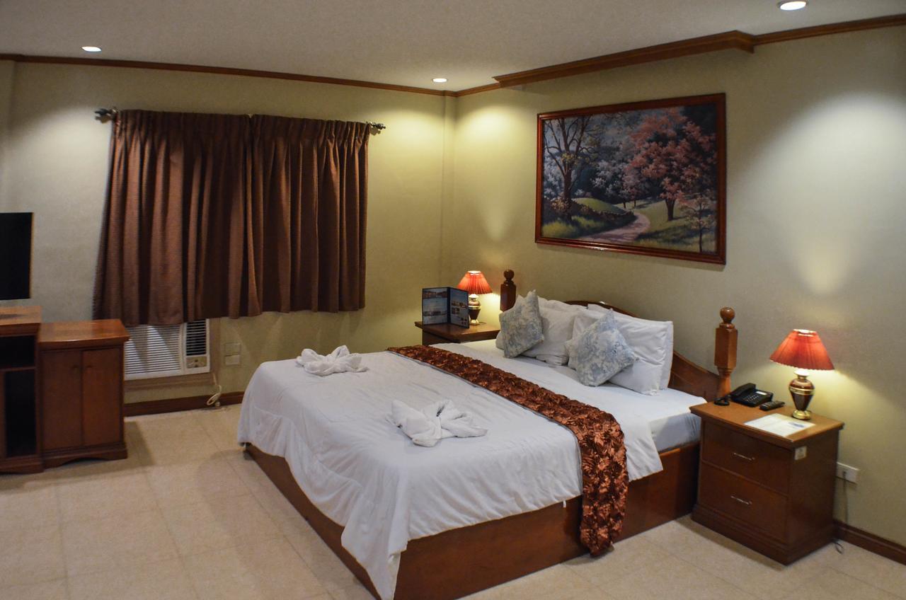 Subic Waterfront Resort And Hotel Exterior foto